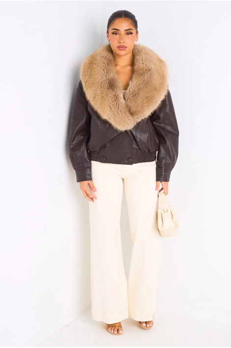 Veste en simili cuir marron à fourrure beige