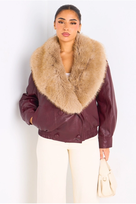 Veste en simili cuir bordeaux à fourrure beige