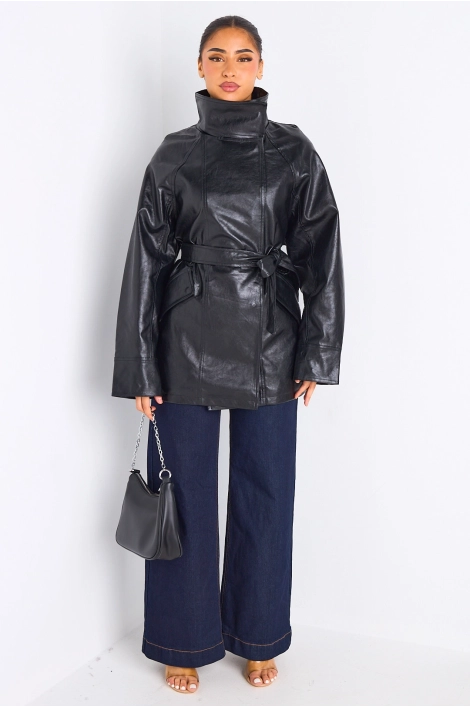 Manteau noir en simili cuir cintré