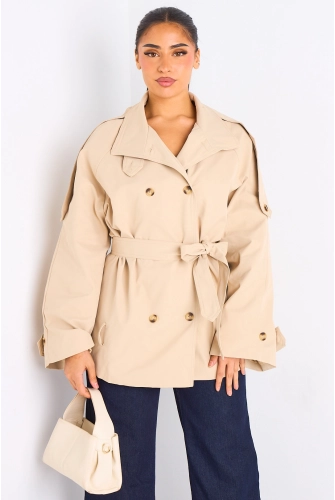 Manteau beige ceinturé à col rabat