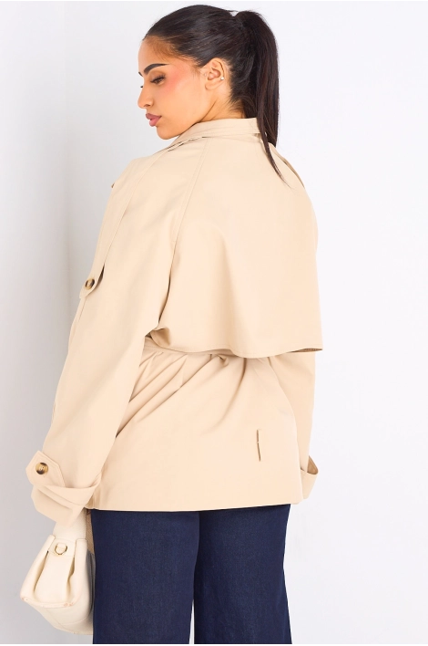 Manteau beige ceinturé à col rabat