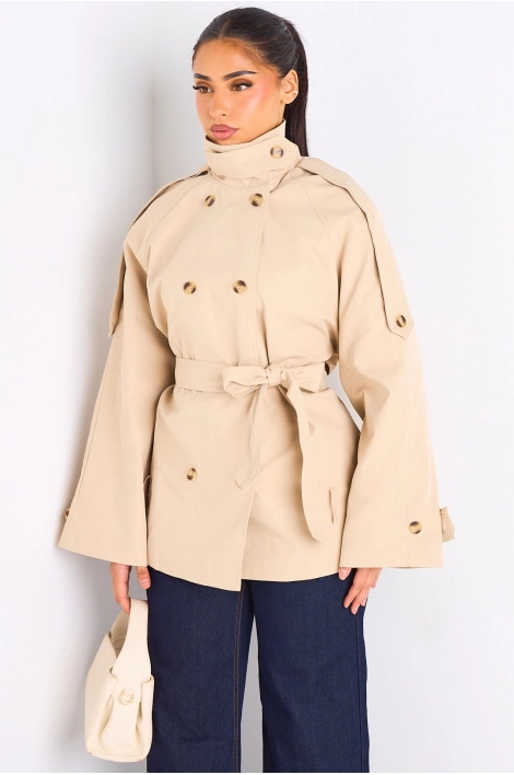 Manteau beige ceinturé à col rabat