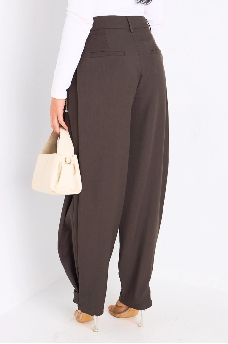 Pantalon marron à bas de jambes ajustables