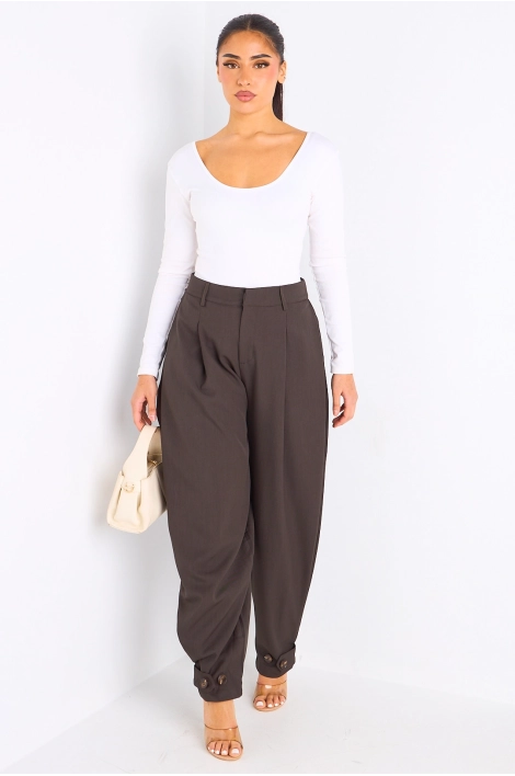 Pantalon marron à bas de jambes ajustables