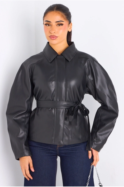 Veste cintrée noire en simili cuir
