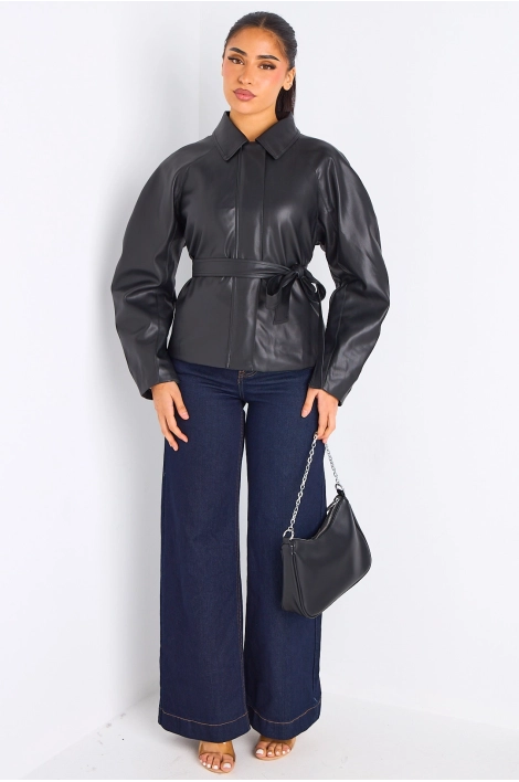 Veste cintrée noire en simili cuir