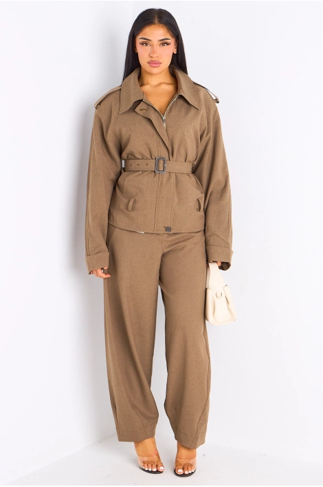Veste beige foncé à coupe droite ceinturée