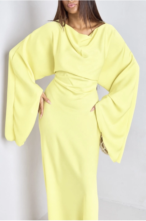 Pale yellow robe with pagoda sleeves