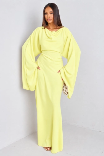 Robe jaune pale à manches pagode