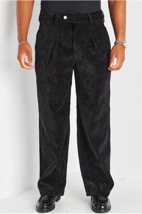 Pantalon noir coupe droite en suédine à effet côtelé