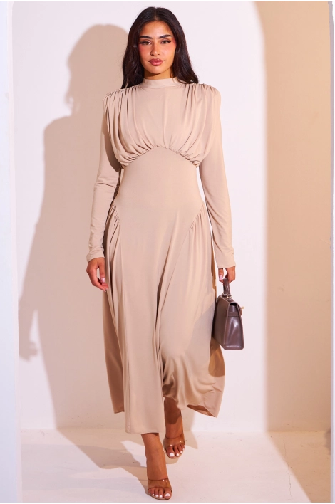 Robe longue cintrée beige à effet drapé