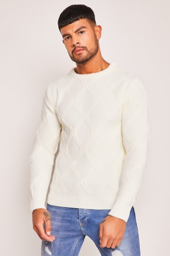 Pull noir avec broderies jaune/rouge
