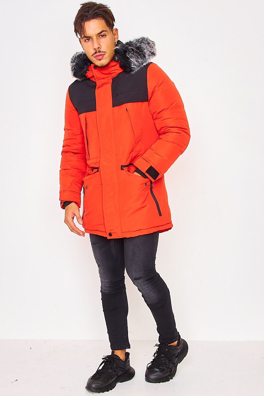 Parka orange/noir capuche à fourrure