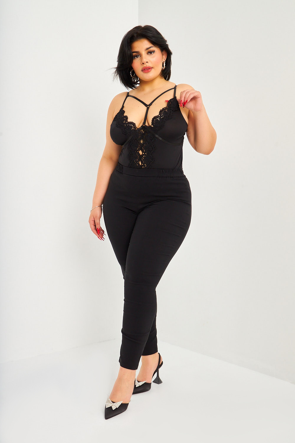 Body noir avec dentelle et lannières