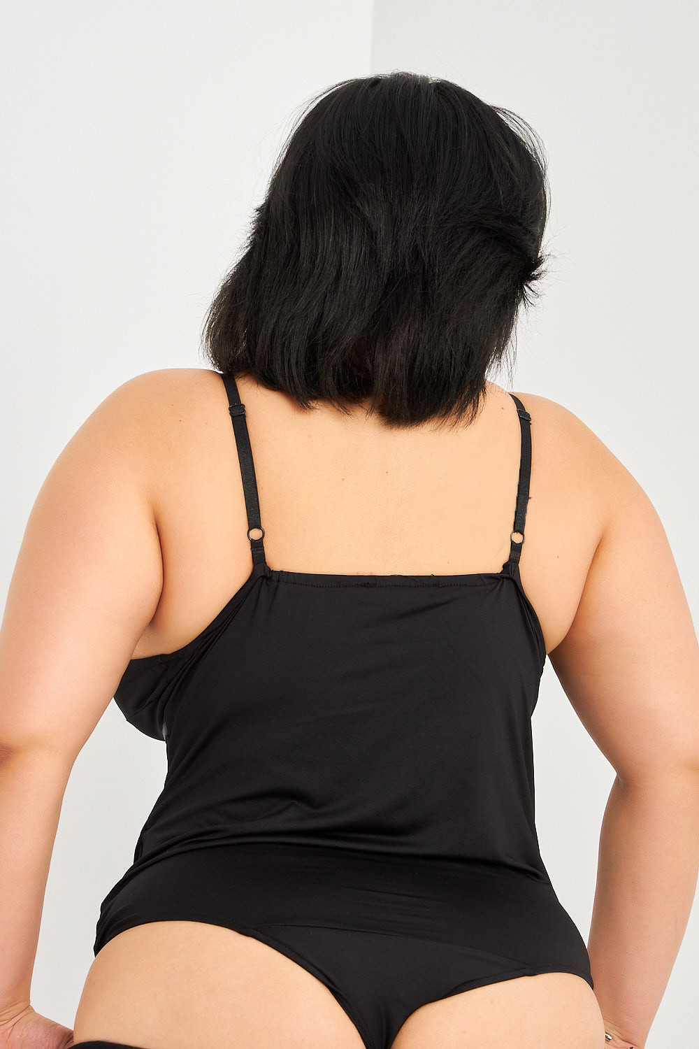 Body noir avec dentelle et lannières