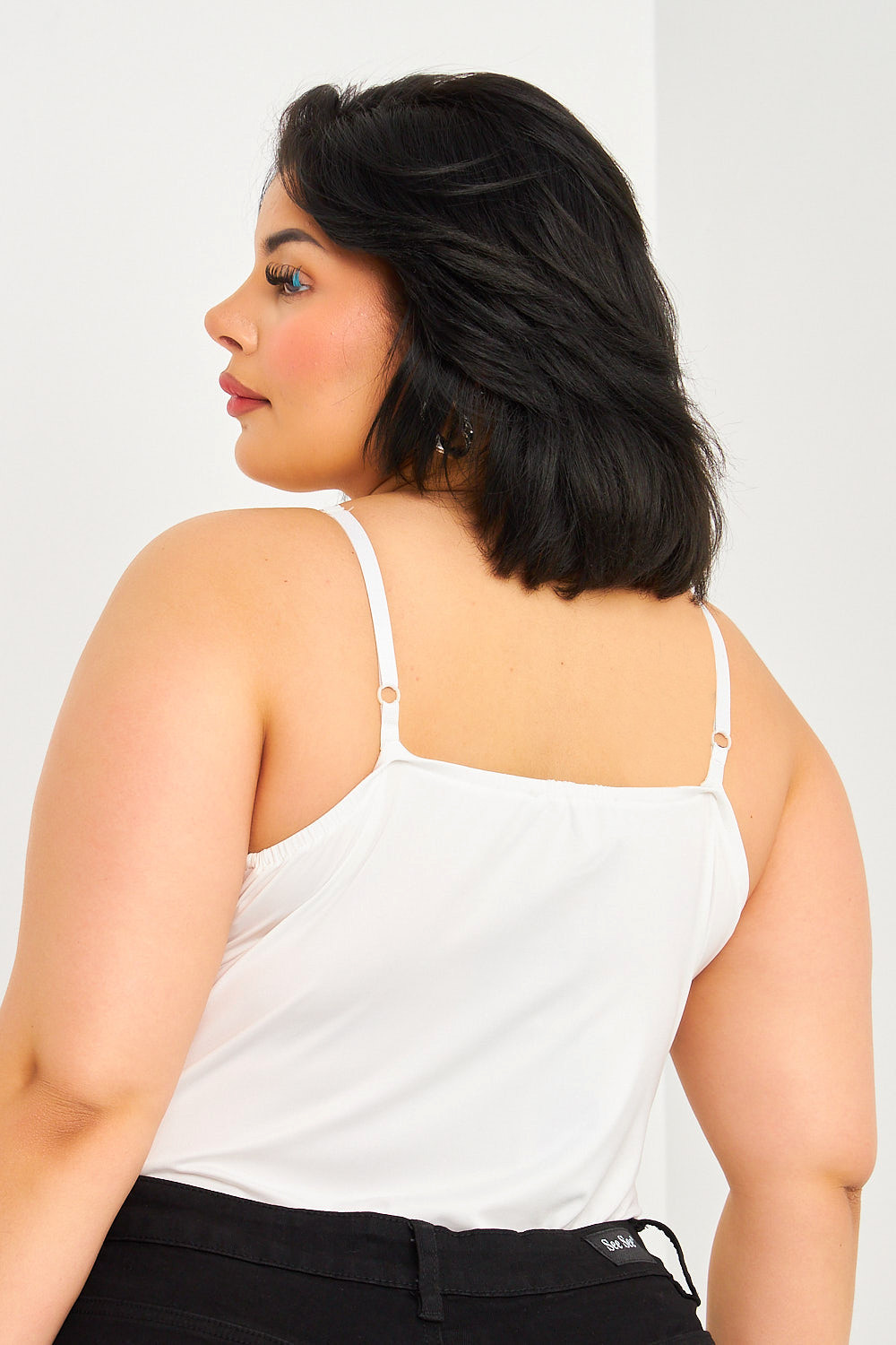 Body noir avec dentelle et lannières