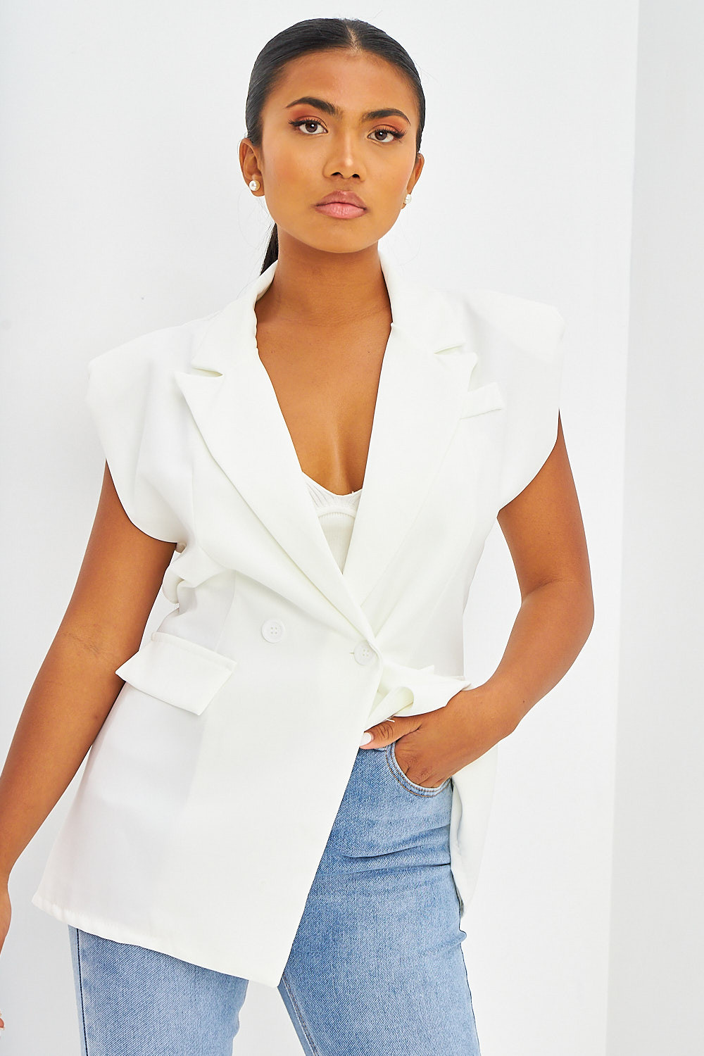Blazer long à épaulettes sans manches blanc