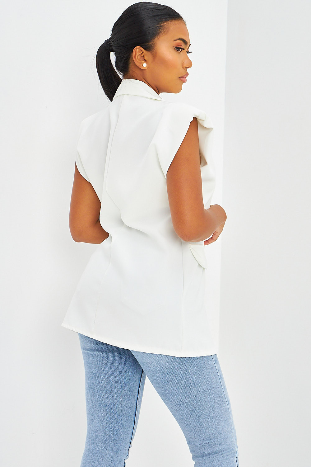 Blazer long à épaulettes sans manches blanc