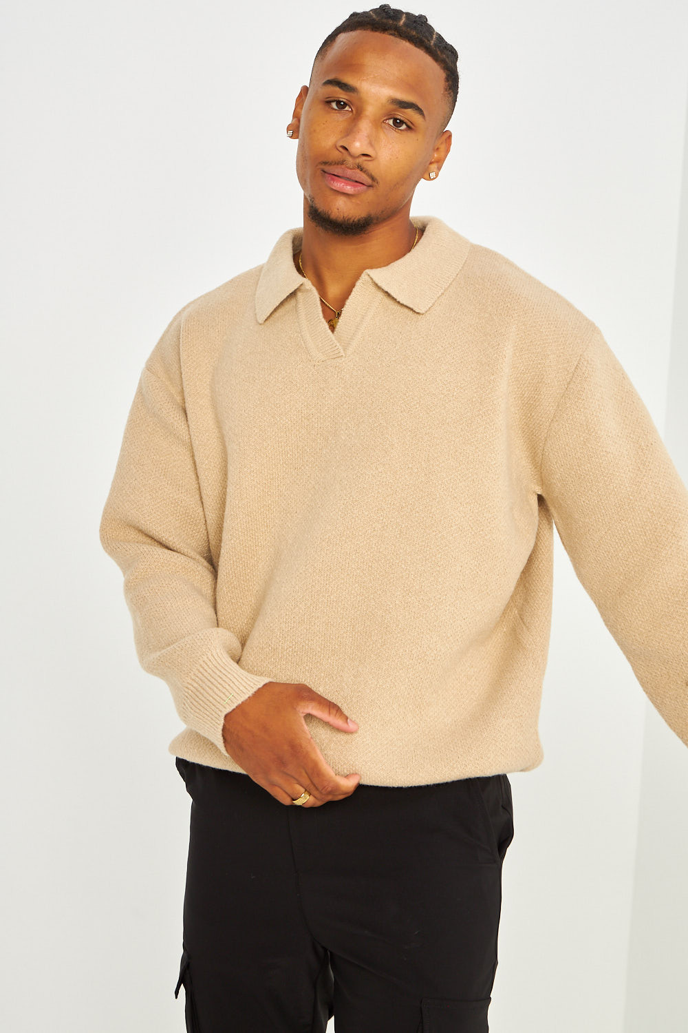 Pull beige foncé ample à col à rabats