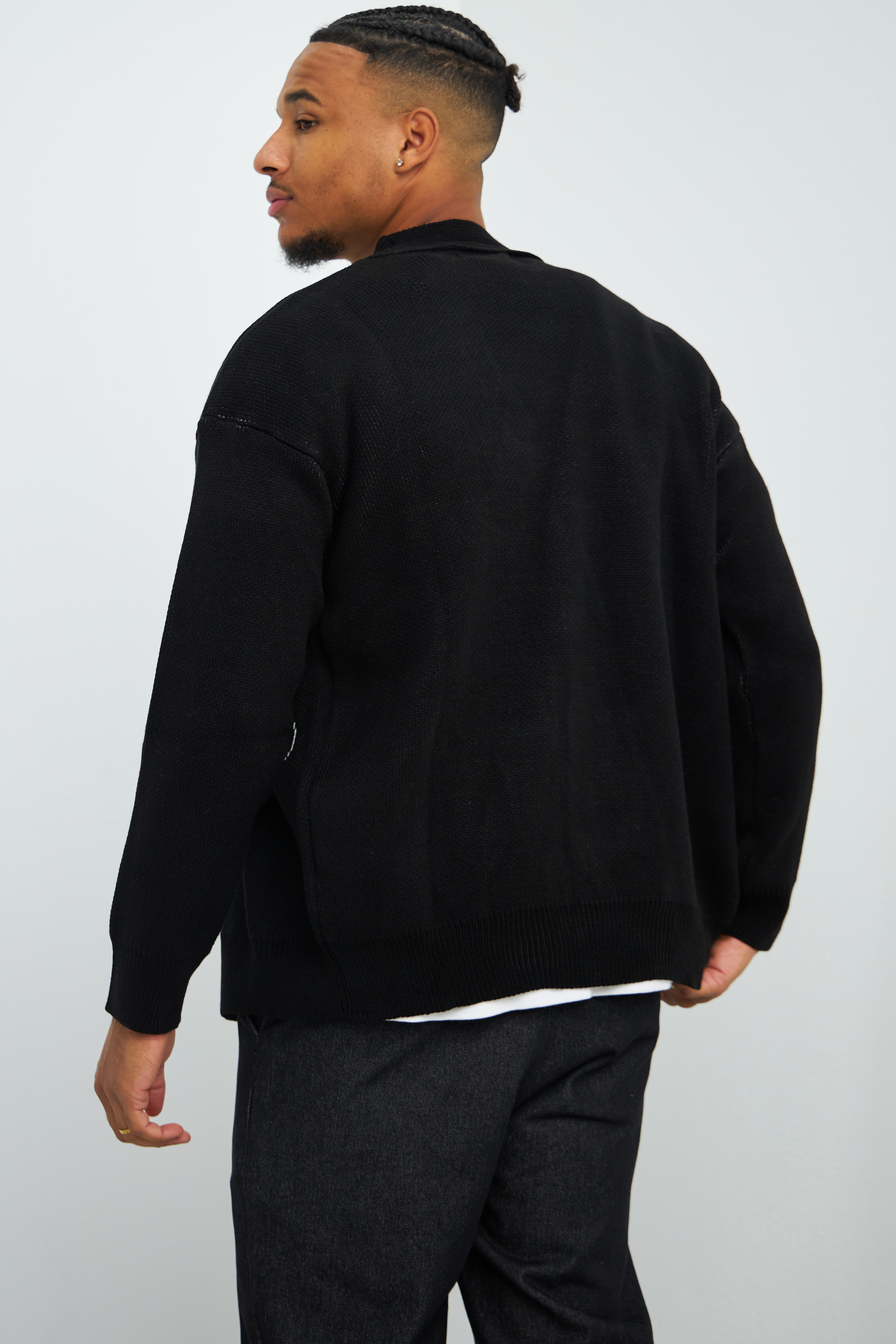 Gilet noir à fleurs