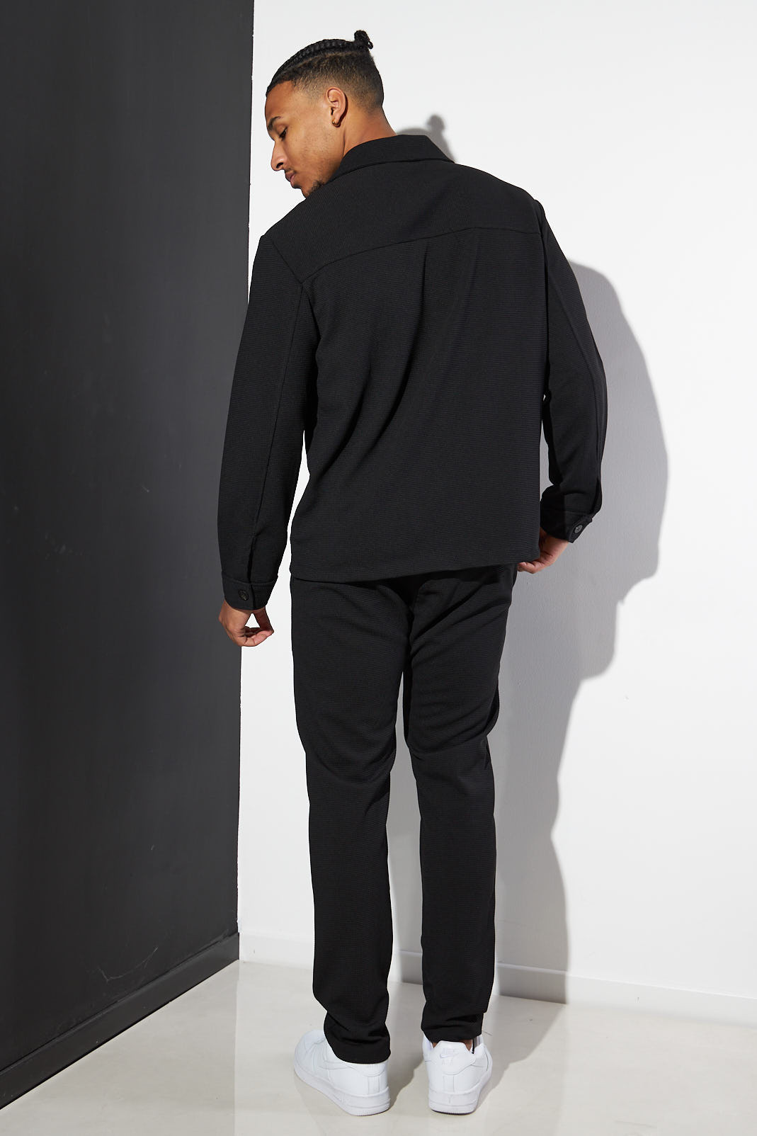 Ensemble 2 pièces chemise + pantalon noir texturé