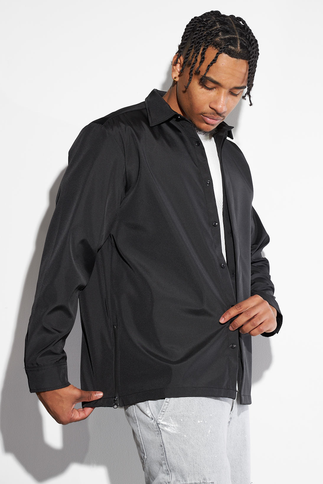 Chemise noire large texturée