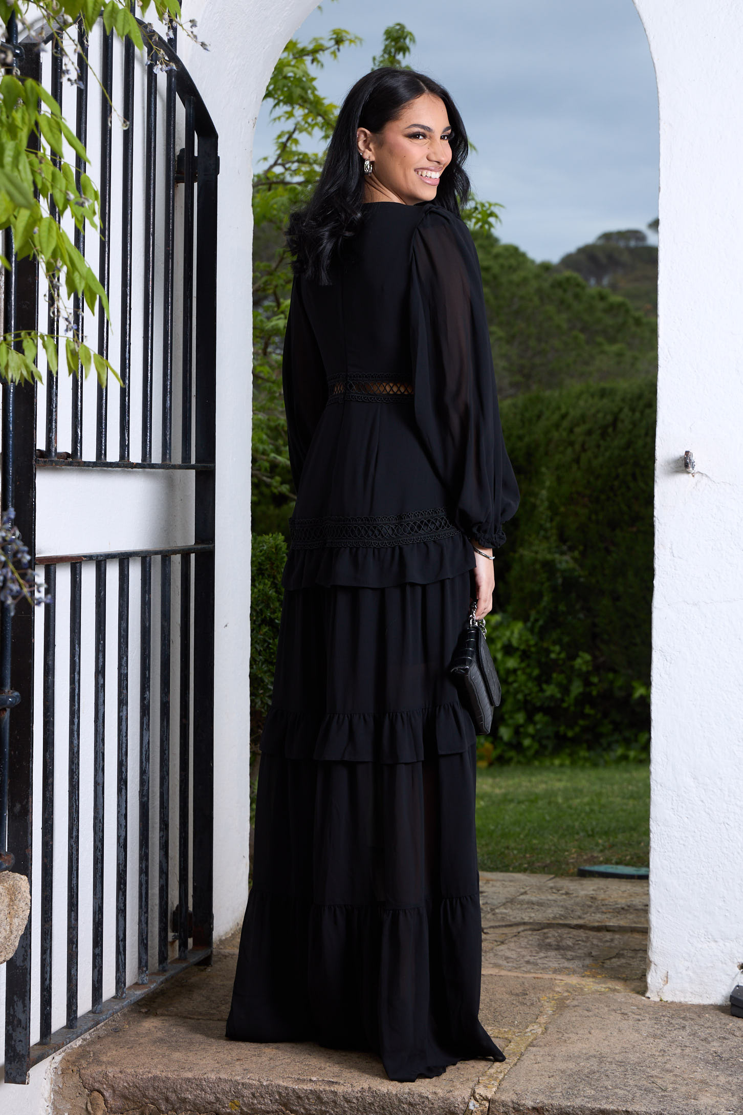 Robe longue noir à empiècement crochet