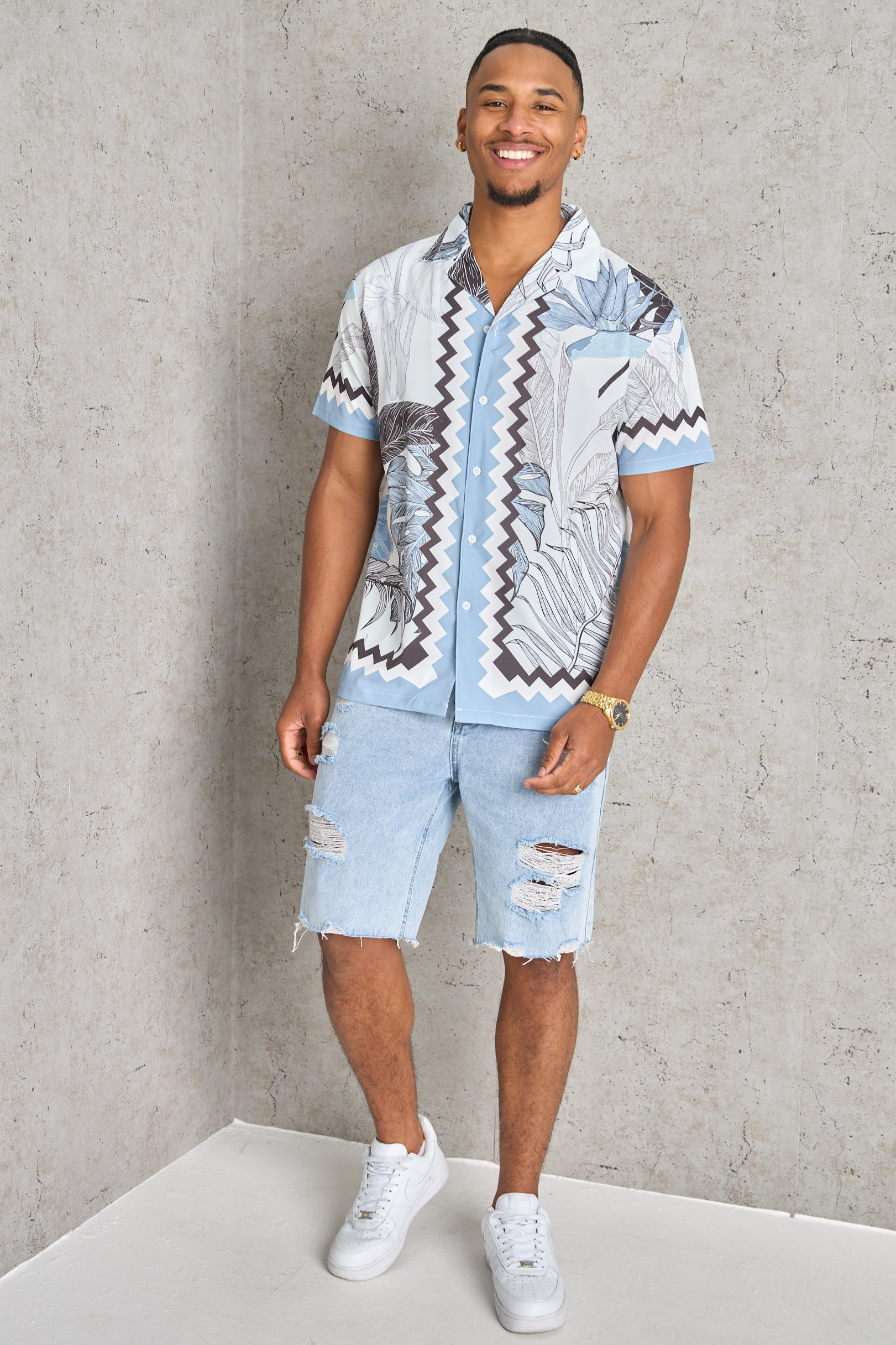 Chemise bleue (gris) à motif fleuri et géométrique