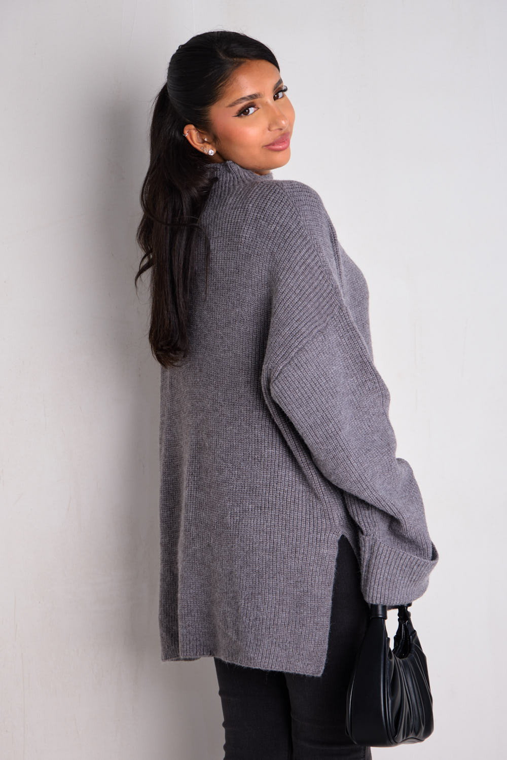 Pull gris en maille côtelée texturée