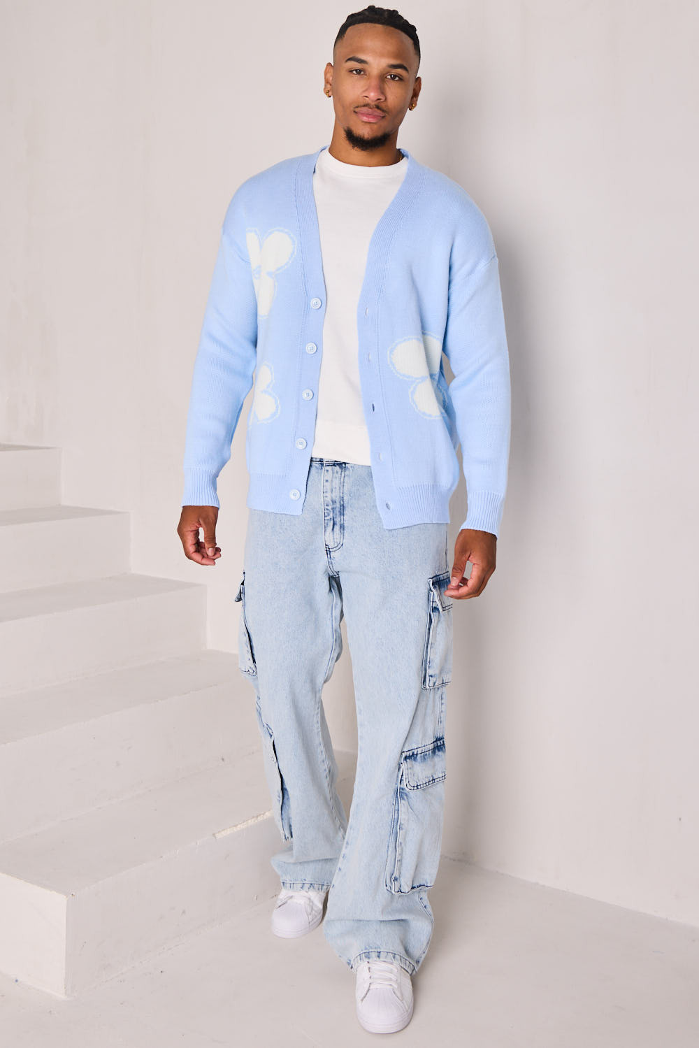 Gilet bleu à fleurs