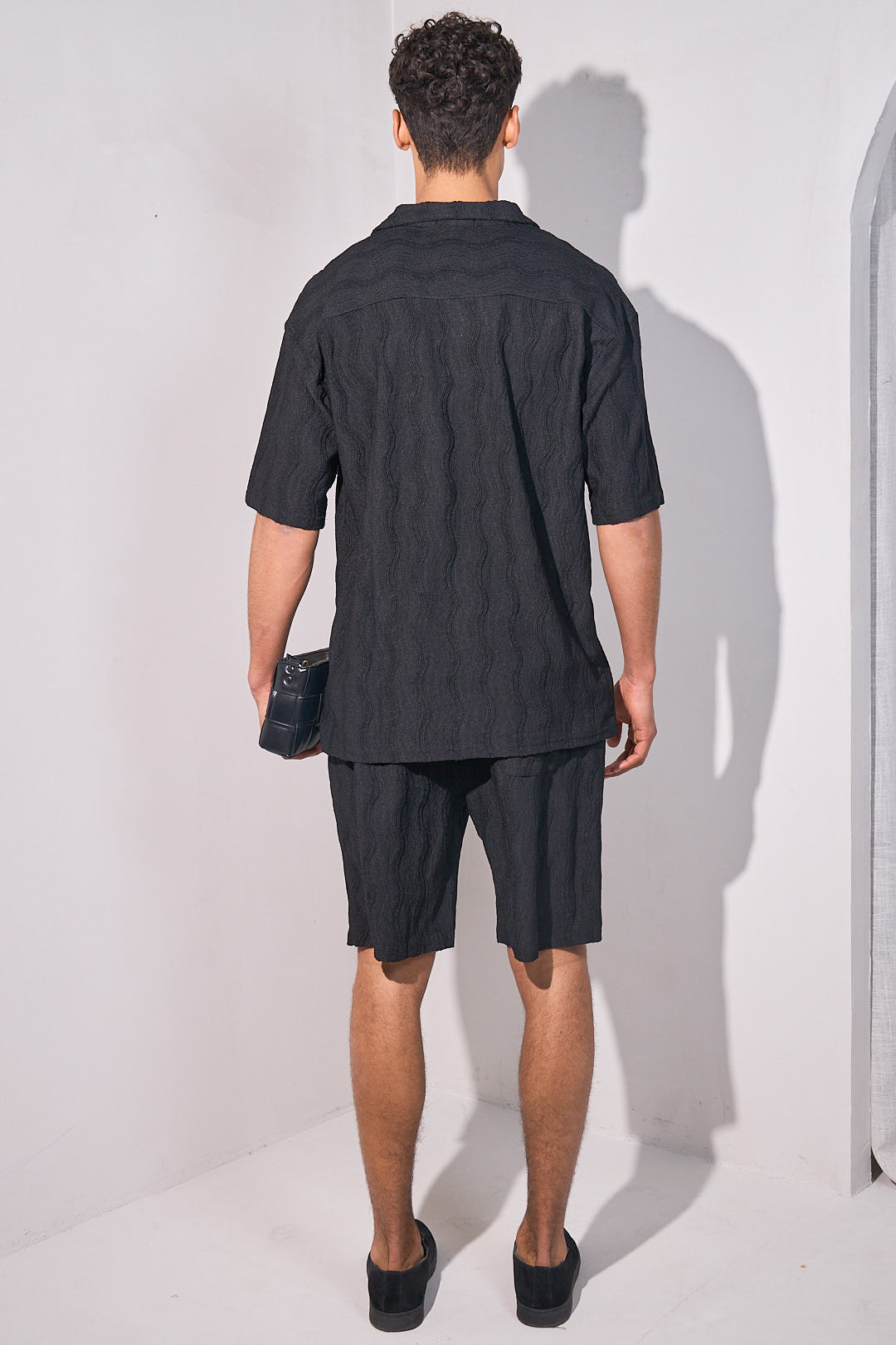 Ensemble 2 pièces noir brodé vagues verticales chemise + short