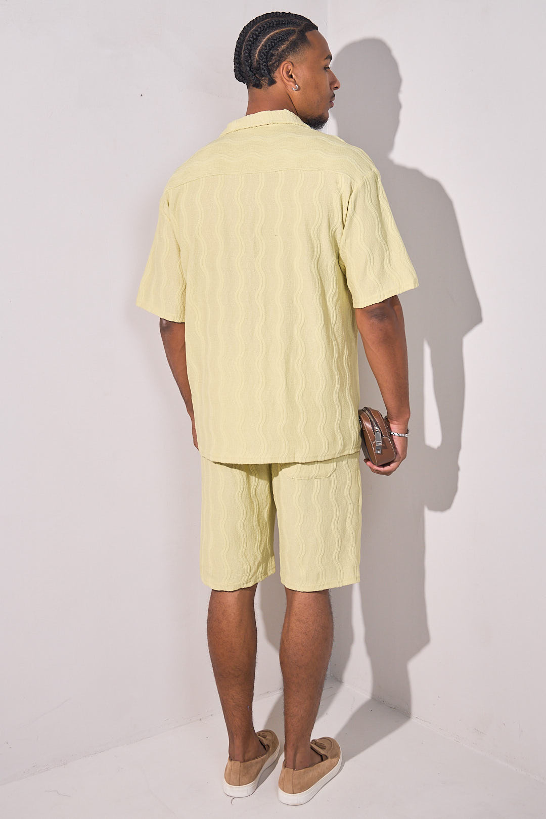 Ensemble 2 pièces vert clair brodé vagues verticales chemise + short