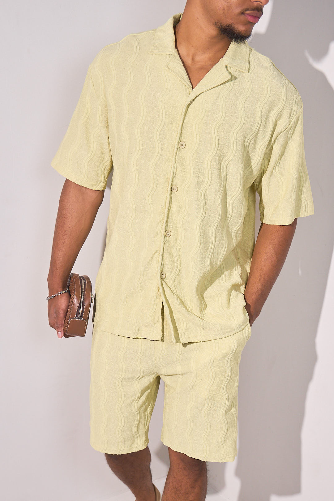 Ensemble 2 pièces vert clair brodé vagues verticales chemise + short