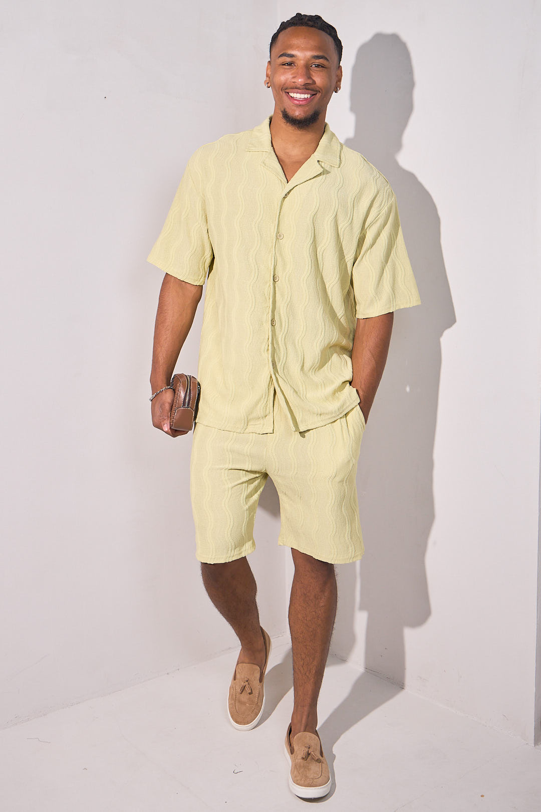 Ensemble 2 pièces vert clair brodé vagues verticales chemise + short