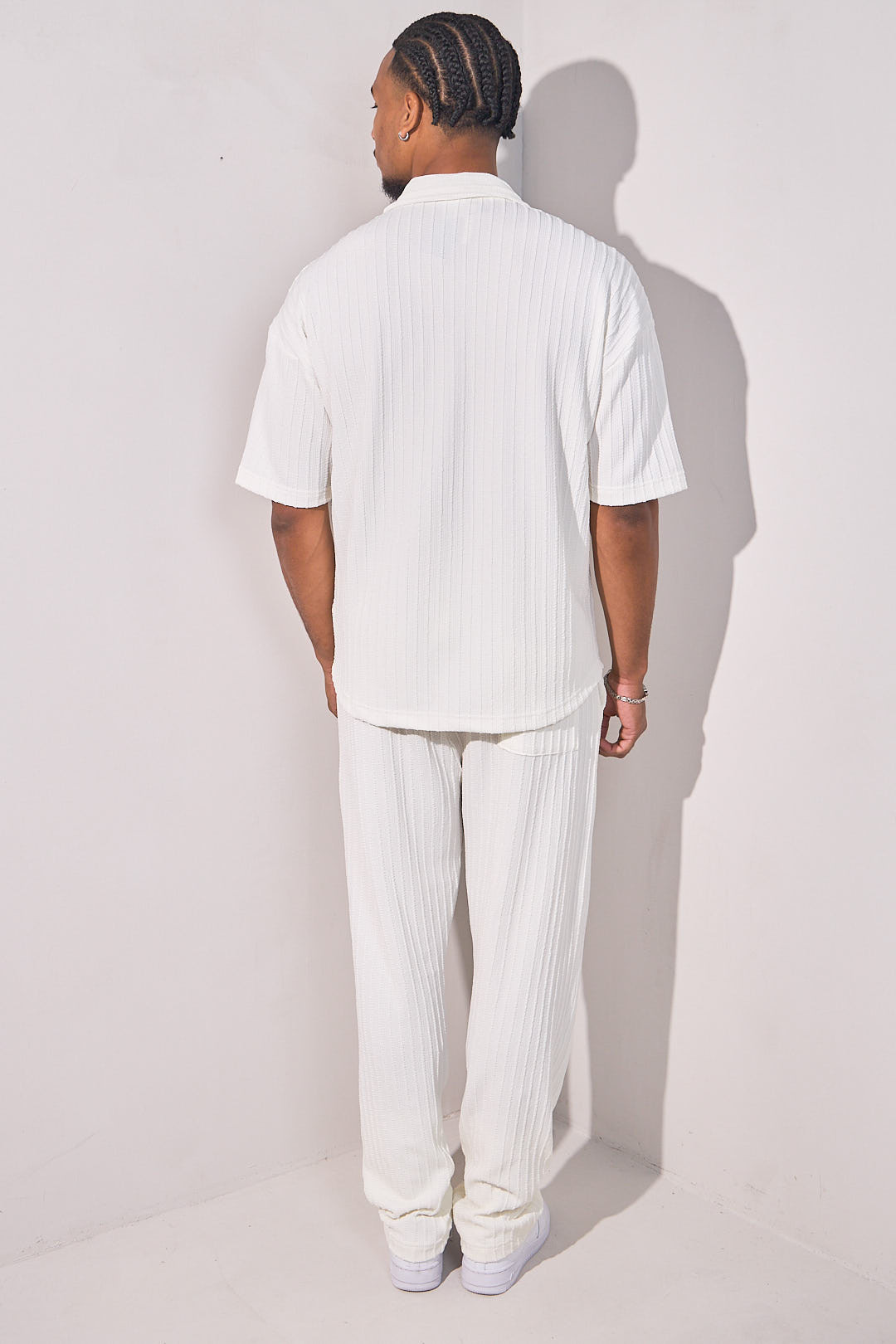 Ensemble 2 pièces blanc à rayures brodées chemise + pantalon