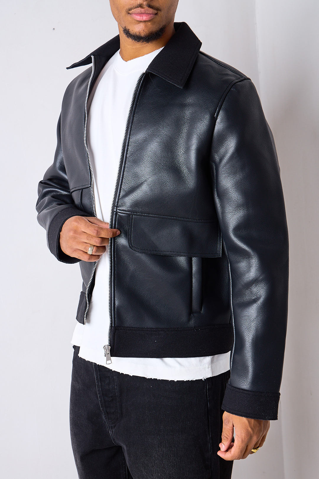 Veste en cuir noire doublée polaire