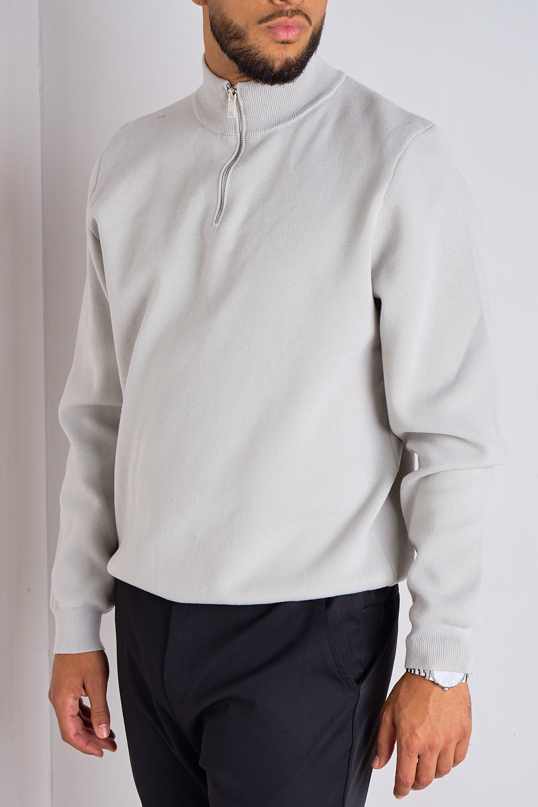 Pull gris zippé en maille