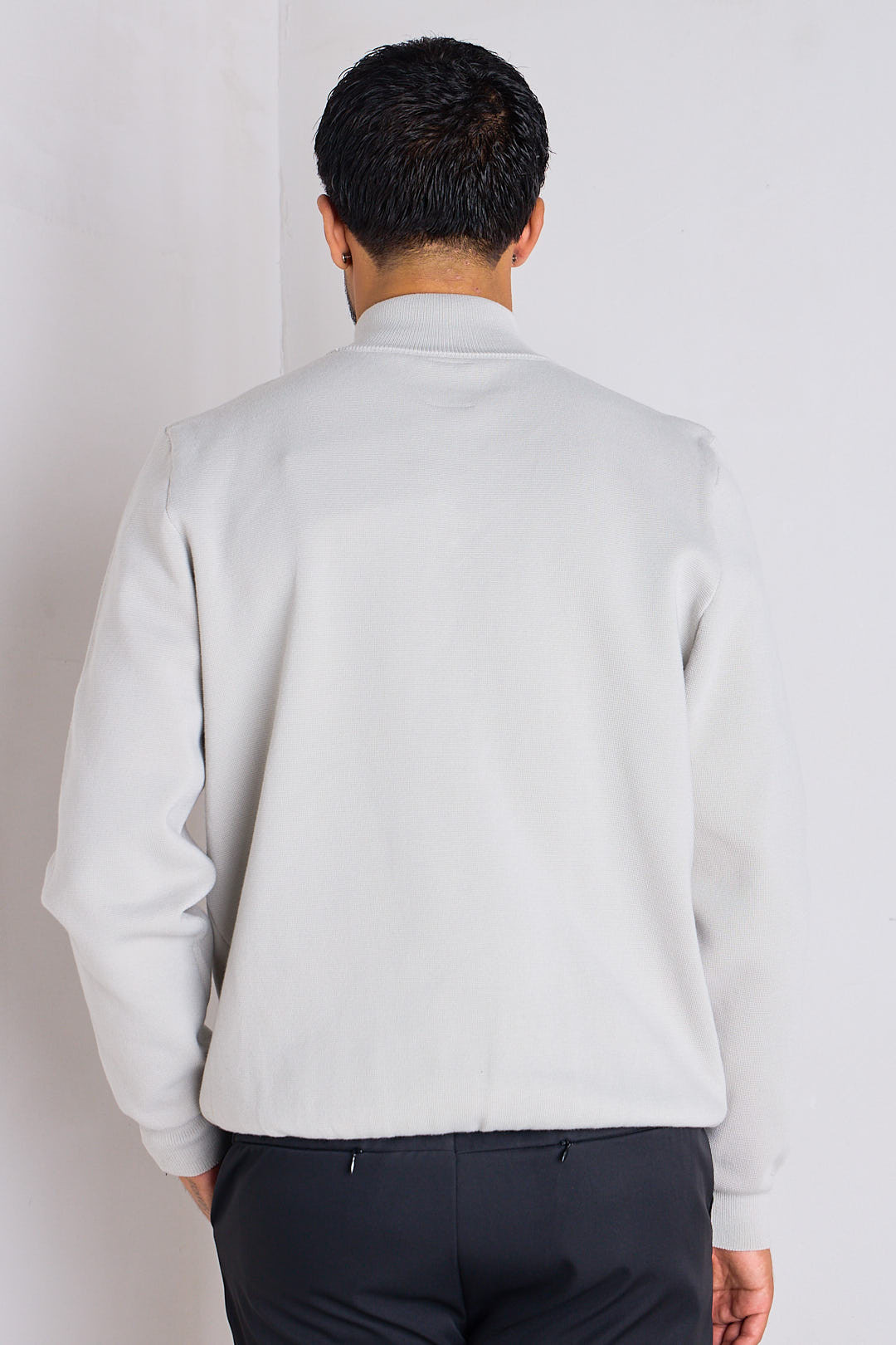 Pull gris zippé en maille