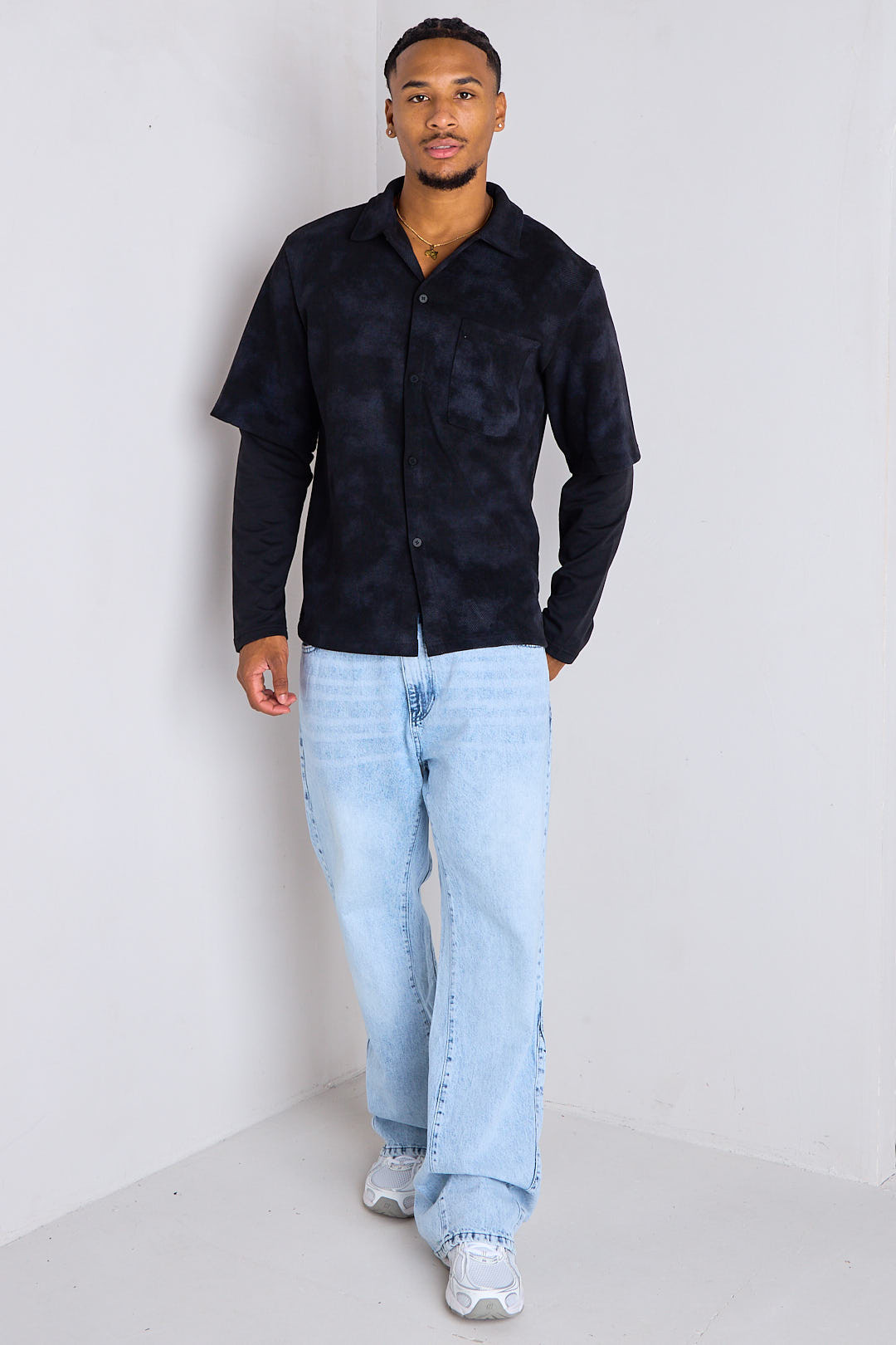 Chemise épaisse à inscriptions dans le dos