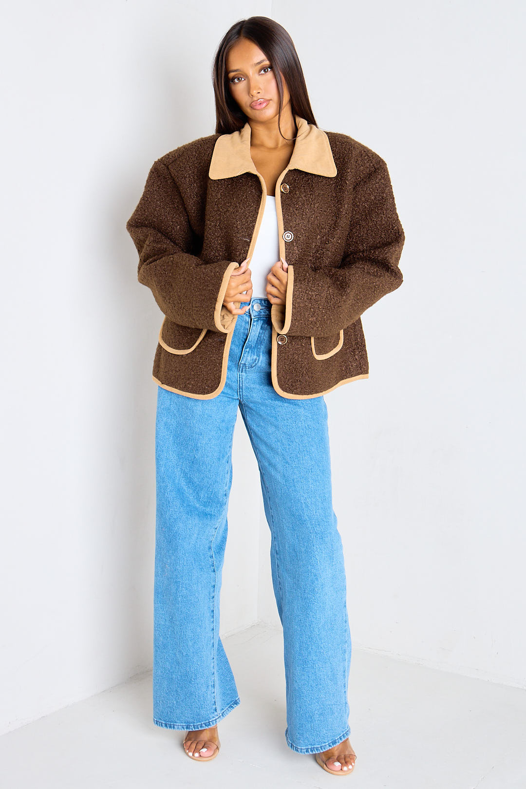 Veste en laine bouclée marron foncé