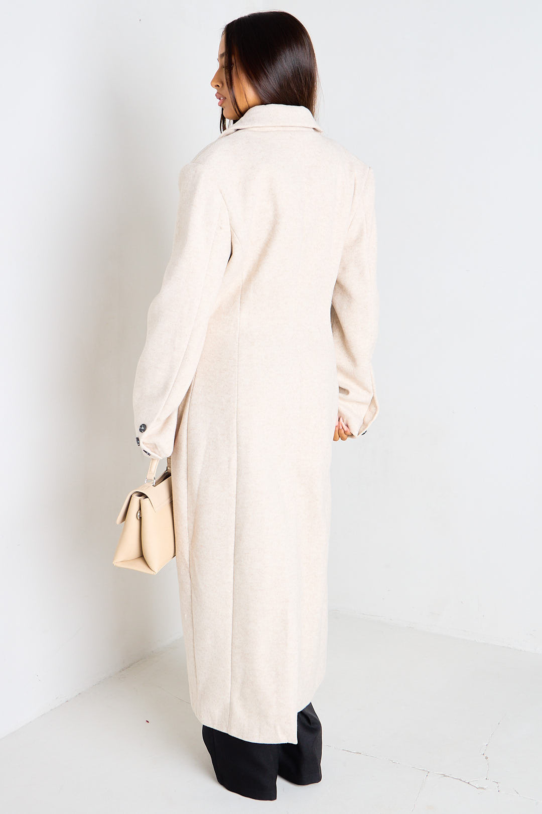 Manteau long ivoire coupe droite aspect feutre