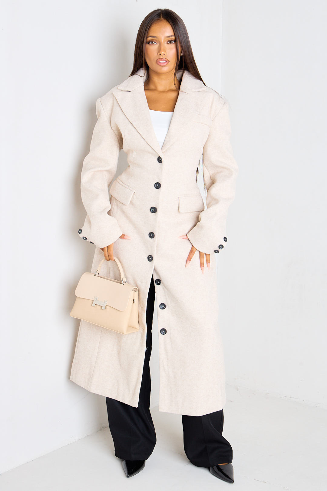 Manteau long ivoire coupe droite aspect feutre