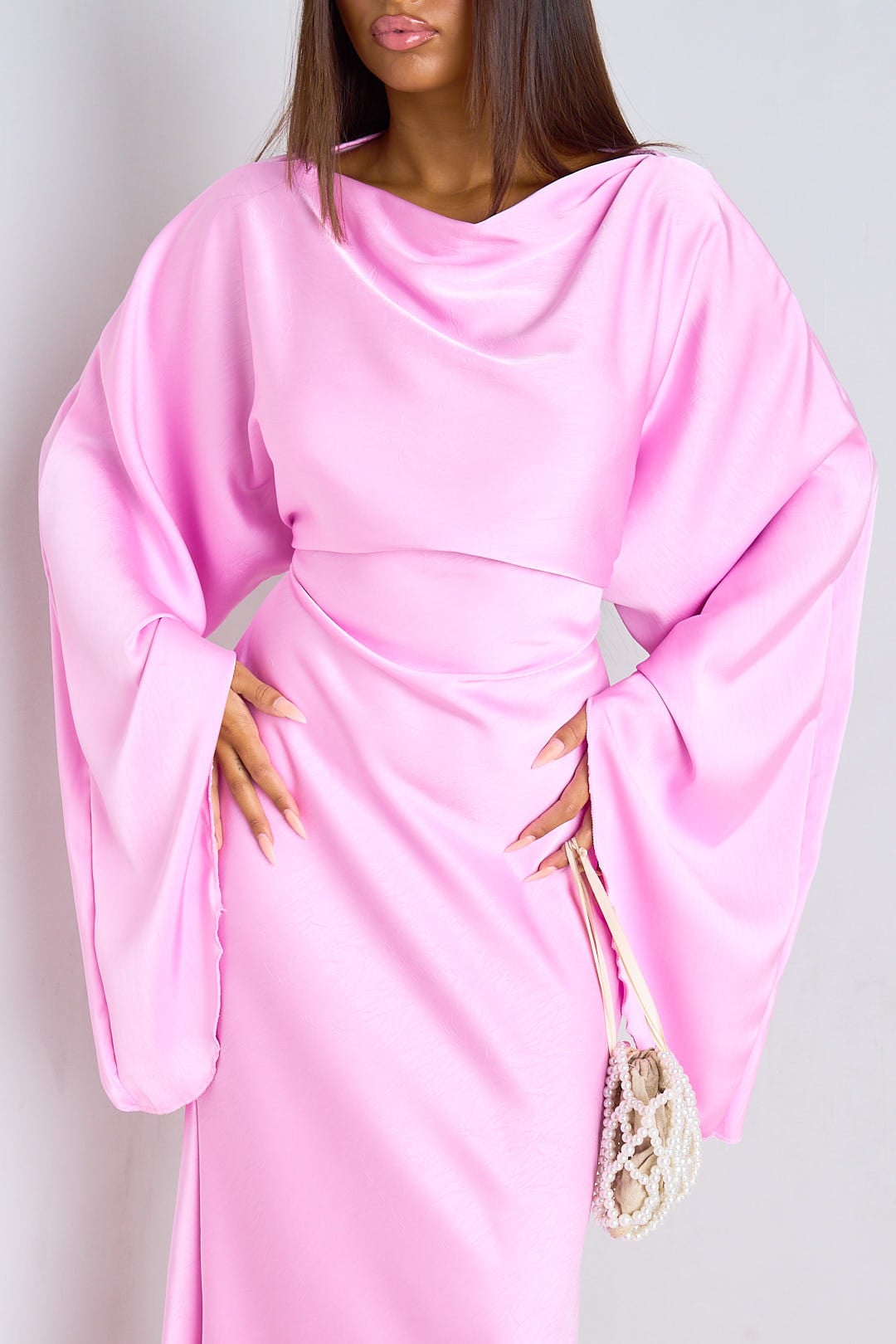 Robe rose à manches pagode