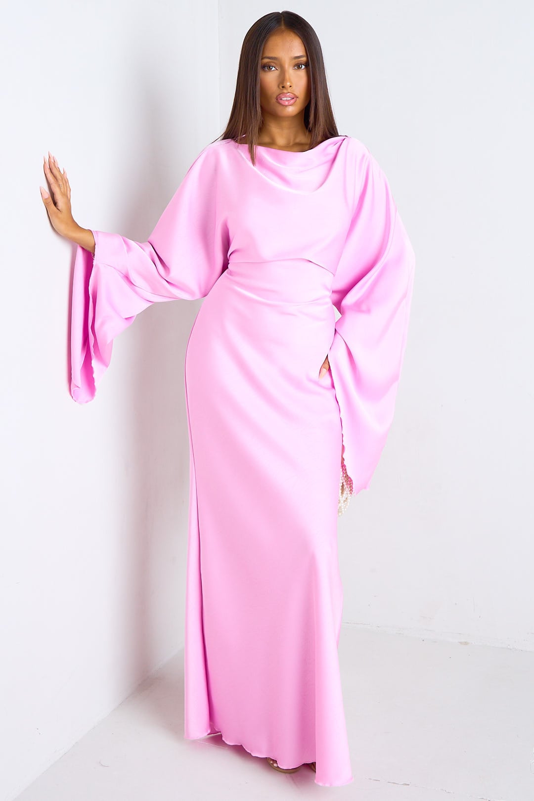 Robe rose à manches pagode