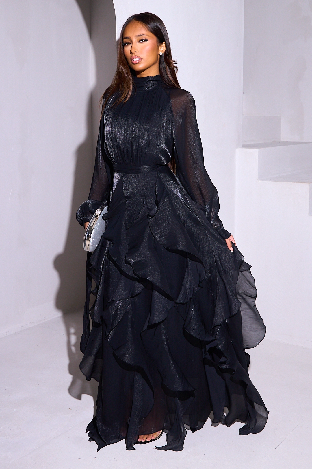 Robe longue à volants noir à manches longues