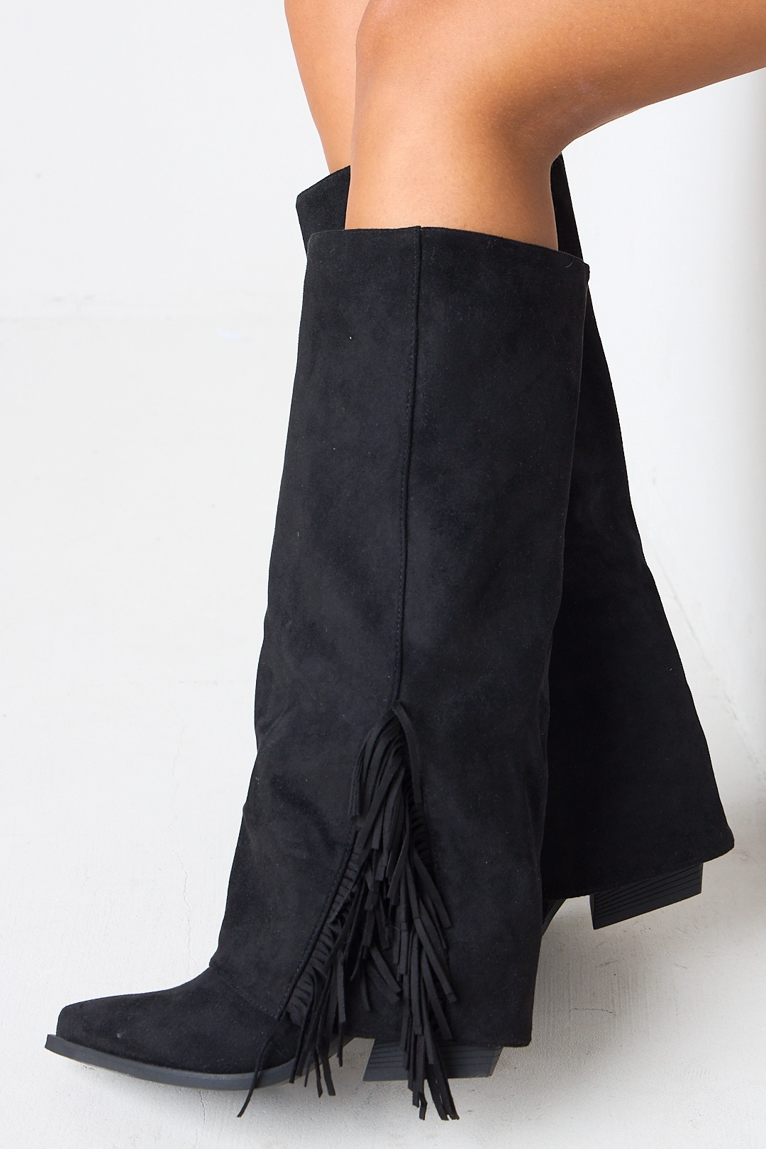 Bottes en suédine noires à franges