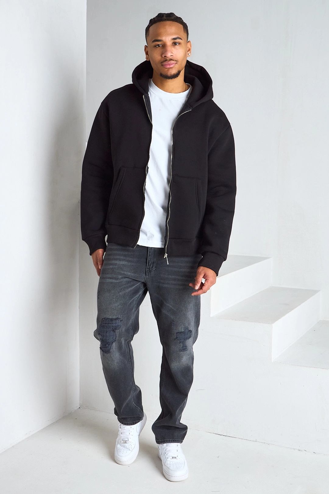 Veste à capuche noire manches longues