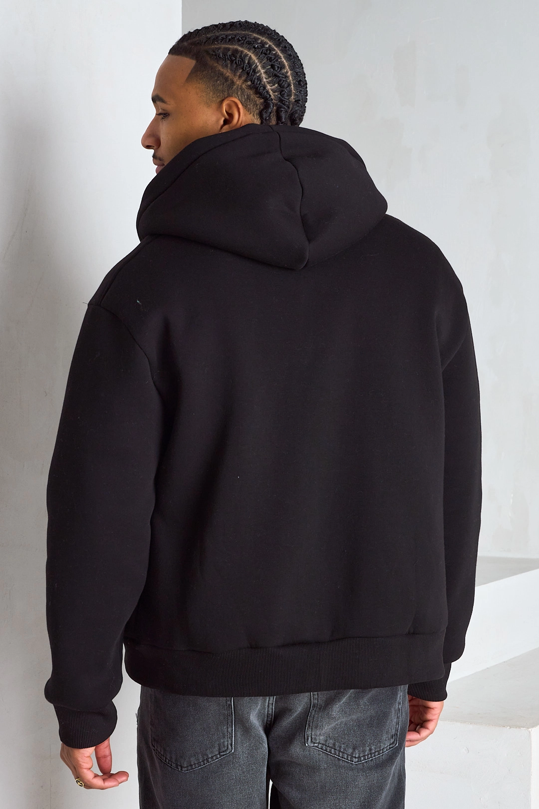 Veste à capuche noire manches longues