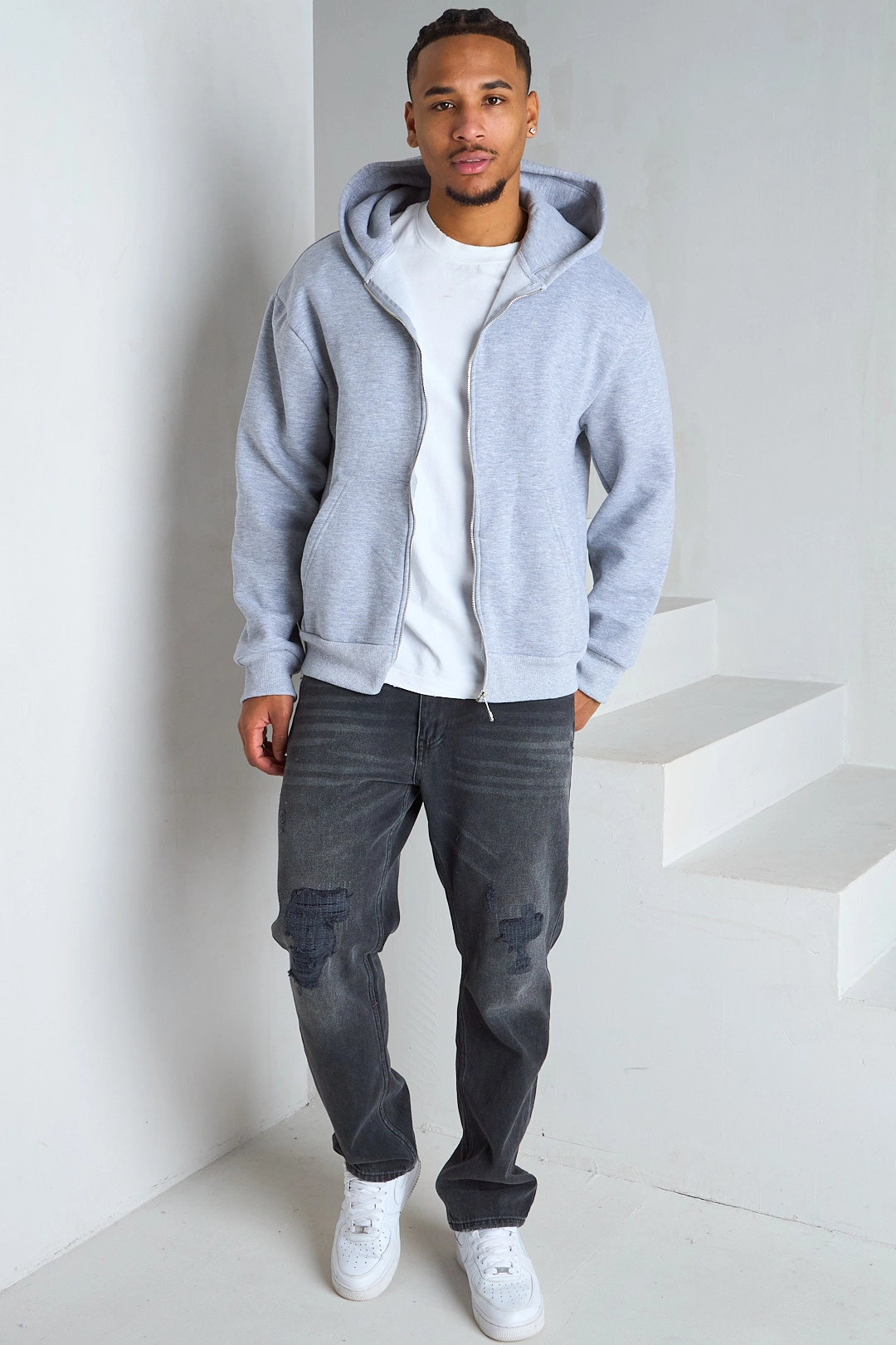 Veste à capuche grise manches longues