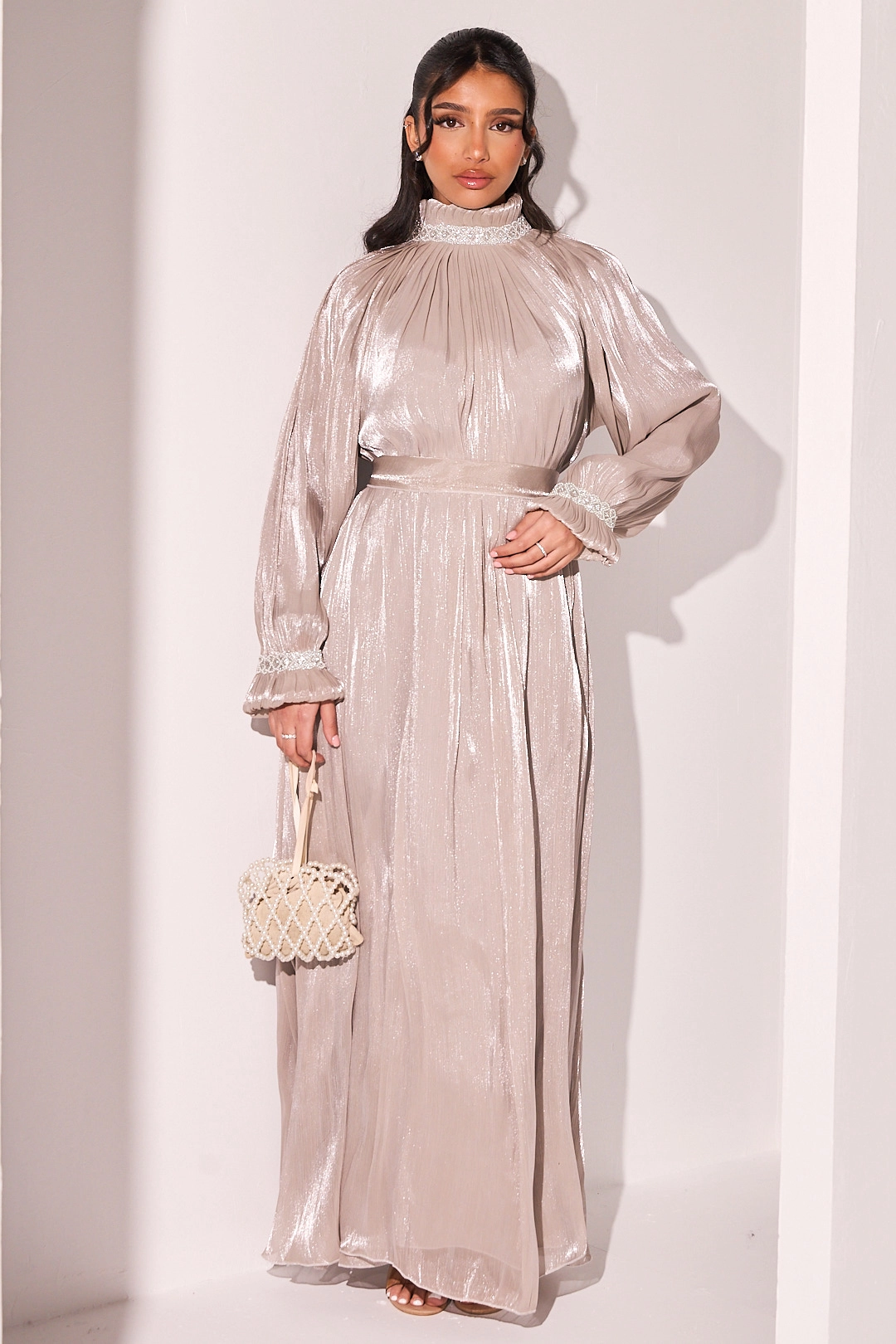 Ensemble 2 pièces sous-robe + abaya en voile brillant à strass taupe